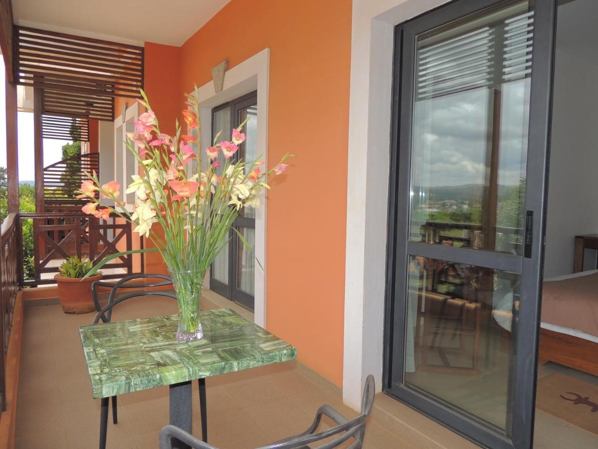 Plumeria Hotel Антсирабе Екстериор снимка