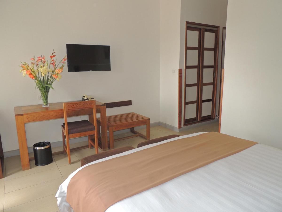 Plumeria Hotel Антсирабе Екстериор снимка